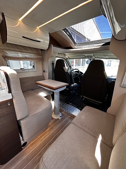 Ci RIVIERA 82 XT DROPDOWN, VINTER PKT, 2xAC 2 of 5