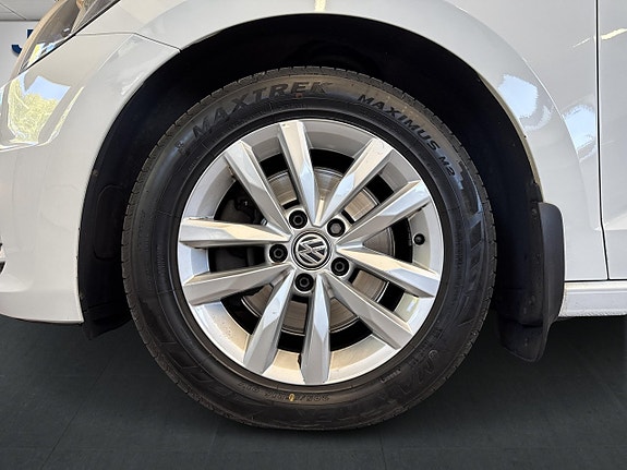 Volkswagen Touran 16 of 24