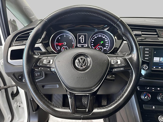 Volkswagen Touran 11 of 24