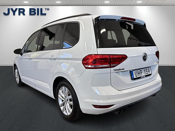 Volkswagen Touran 5 of 5