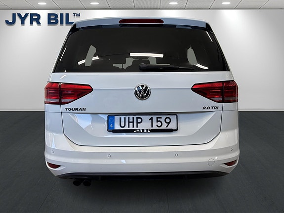 Volkswagen Touran 4 of 5