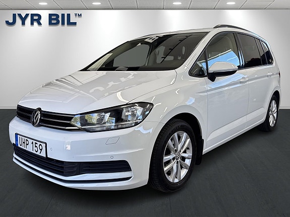Volkswagen Touran 7 of 24