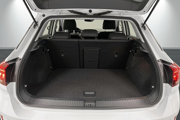 Volkswagen T-Roc 18 of 22