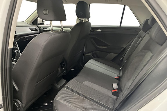 Volkswagen T-Roc 17 of 22