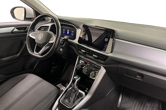 Volkswagen T-Roc 16 of 22