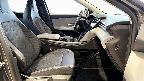 Ford Explorer 3 of 9