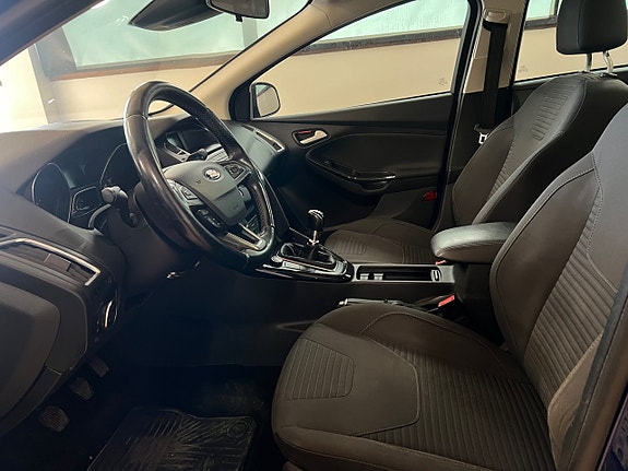 Ford Focus 7 of 18