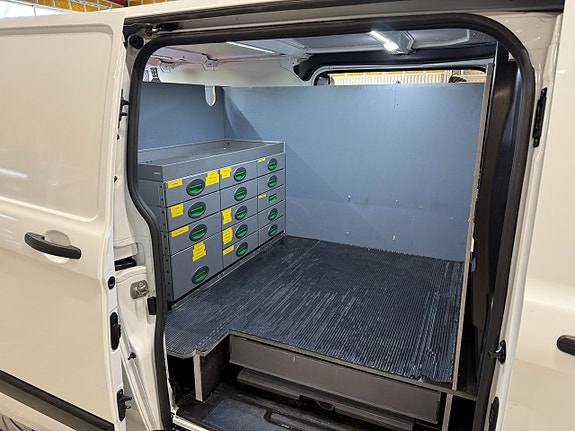 Ford Transit Custom 15 of 20