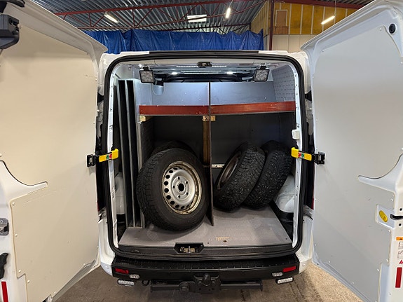 Ford Transit Custom 14 of 20