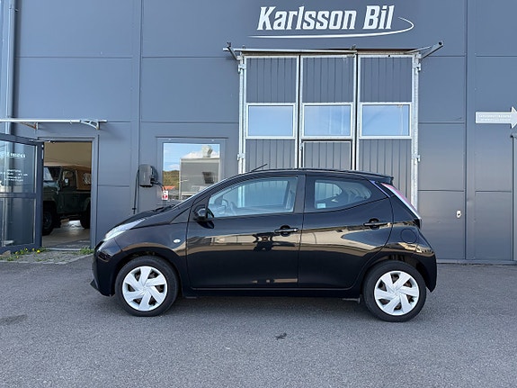Toyota Aygo 2 of 5
