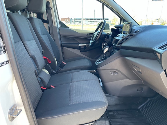Ford Transit Connect 9 of 14