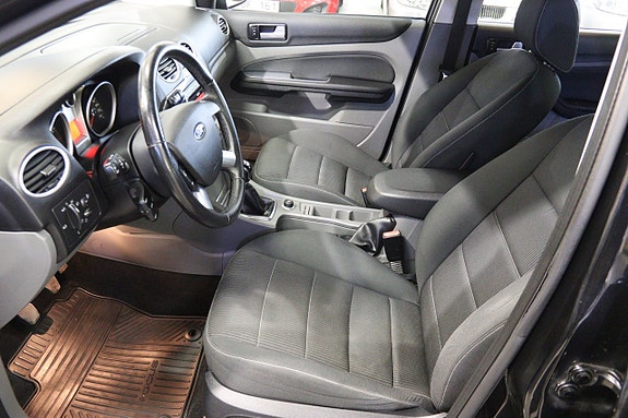 Ford Focus 8 of 13