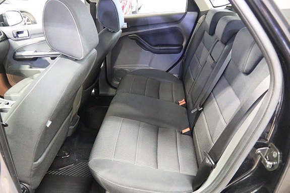 Ford Focus 12 of 13