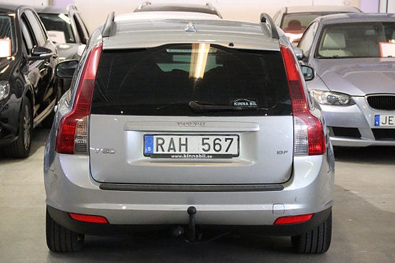 Volvo V50 4 of 5