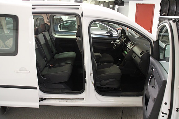 Volkswagen Caddy Maxi 6 of 15