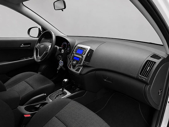 Hyundai i30 12 of 13