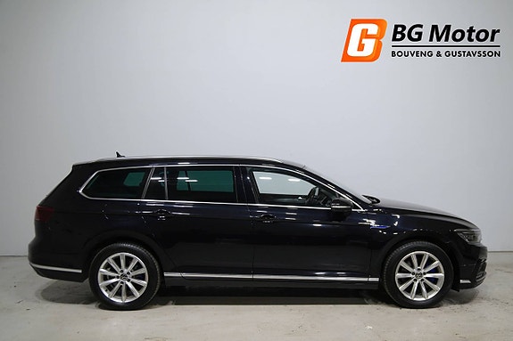 Volkswagen Passat 2 of 5
