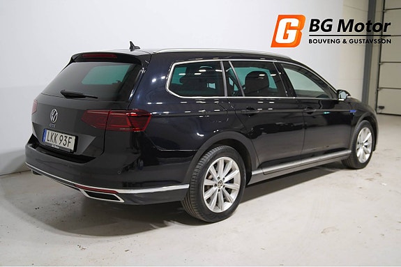 Volkswagen Passat 3 of 5