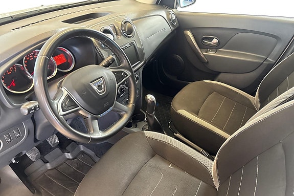 Dacia Logan 8 of 17