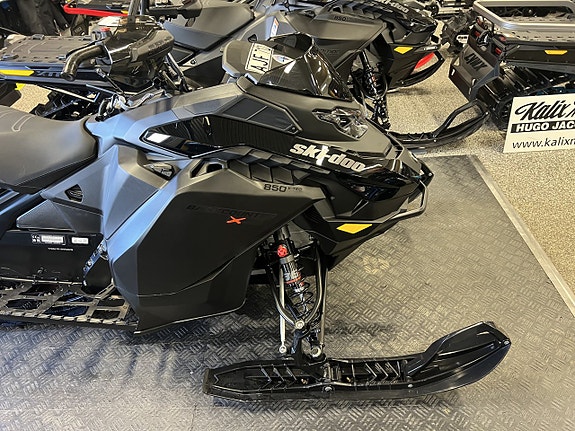 Ski-Doo Backcountry XRS 850 E-TEC 146" Mycket fin! 3 of 12