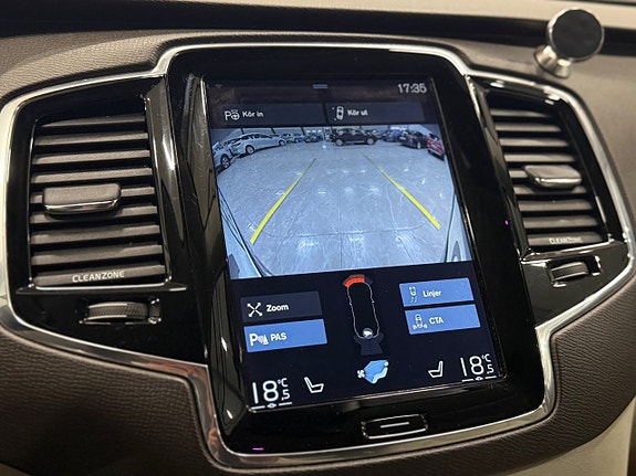 Volvo XC90 16 of 25
