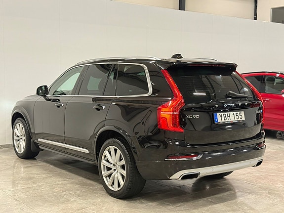 Volvo XC90 3 of 25