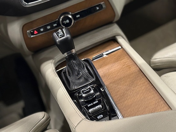 Volvo XC90 19 of 25