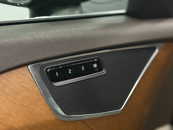 Volvo XC90 23 of 25