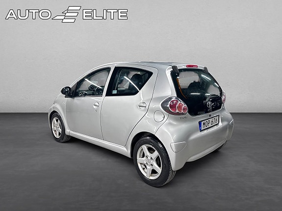 Toyota Aygo 3 of 5
