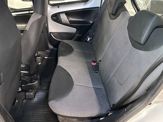 Toyota Aygo 16 of 16
