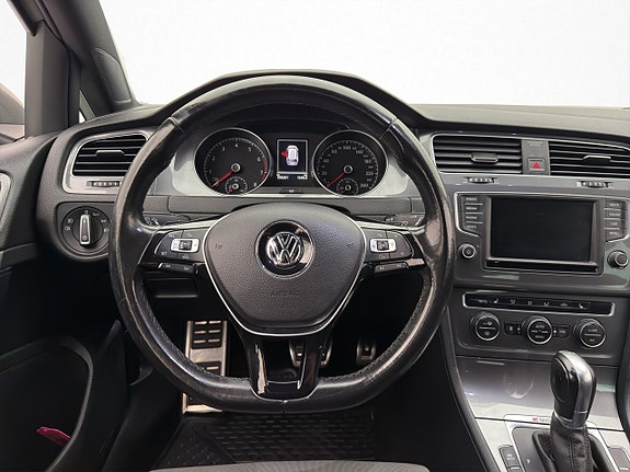 Volkswagen Golf Alltrack 14 of 30