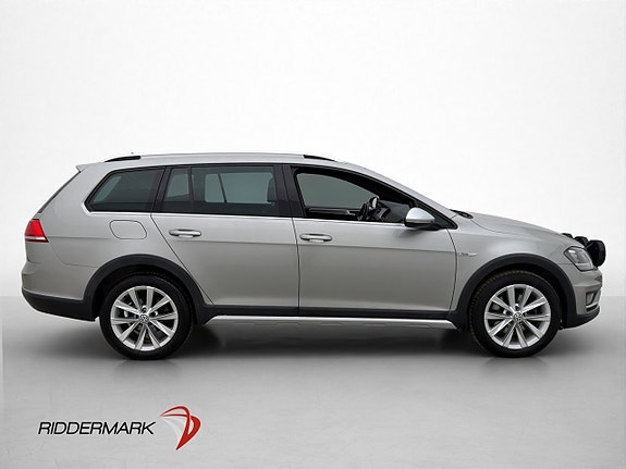 Volkswagen Golf Alltrack 9 of 30