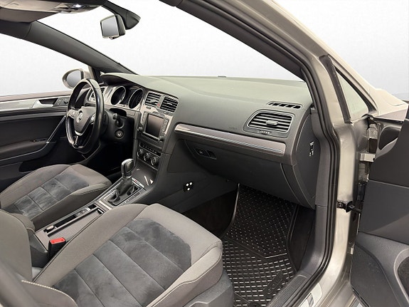 Volkswagen Golf Alltrack 25 of 30