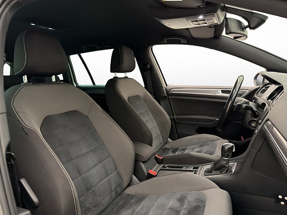 Volkswagen Golf Alltrack 24 of 30