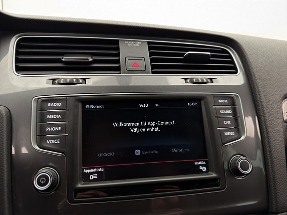 Volkswagen Golf Alltrack 21 of 30