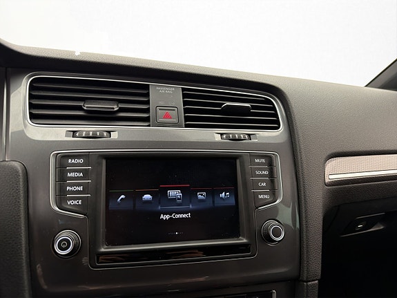 Volkswagen Golf Alltrack 22 of 30