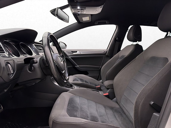 Volkswagen Golf Alltrack 12 of 30