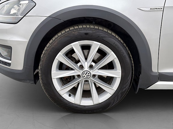 Volkswagen Golf Alltrack 29 of 30