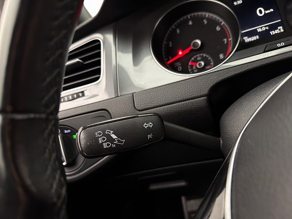 Volkswagen Golf Alltrack 16 of 30