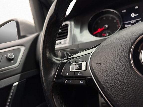 Volkswagen Golf Alltrack 15 of 30