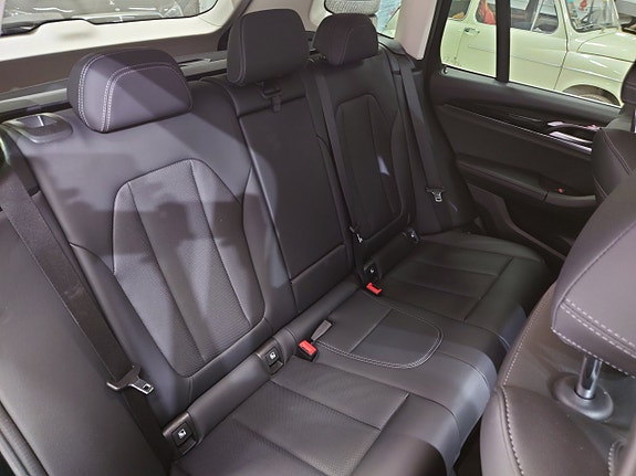 BMW X3 12 of 17