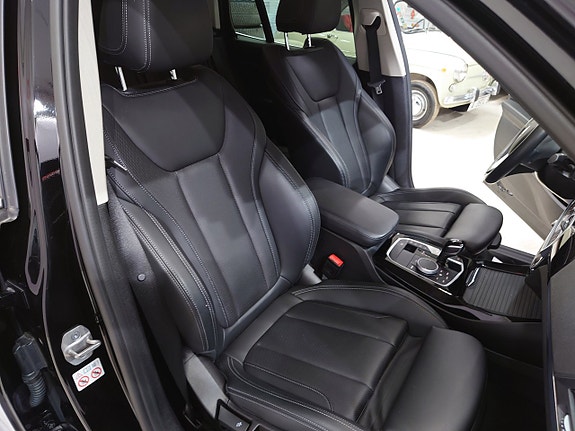 BMW X3 11 of 17