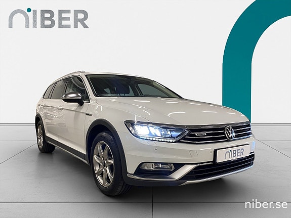 Volkswagen Passat Alltrack 3 of 5