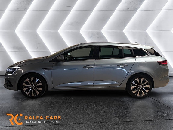 Renault Megane E-Tech 3 of 17