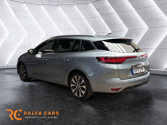 Renault Megane E-Tech 4 of 17