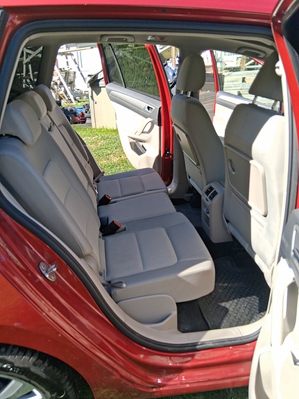 Volkswagen Golf Sportsvan 5 of 5