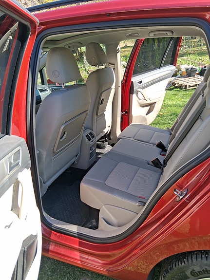 Volkswagen Golf Sportsvan 6 of 13