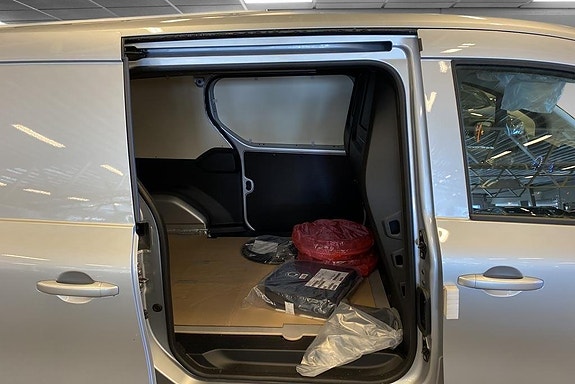 Mercedes-Benz eCitan 10 of 15