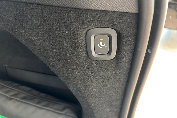 Volvo XC90 14 of 30