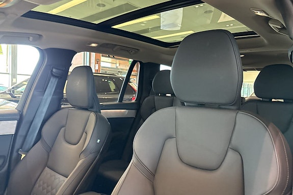 Volvo XC90 20 of 30
